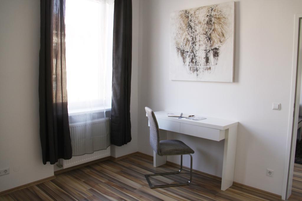 Huglgasse Apartament *